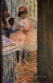 bailarina en su camerino 1 Edgar Degas